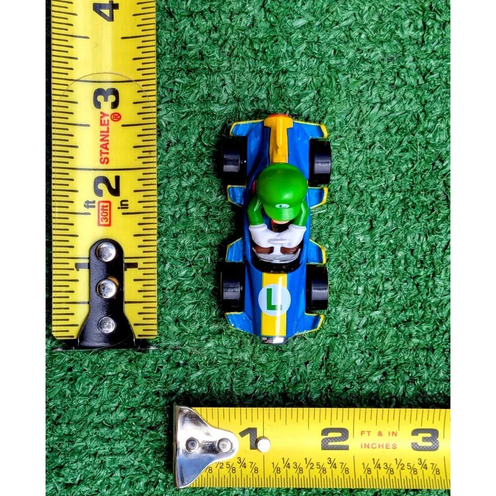 Hot Wheels 2018 Mario Kart Nintendo Mattel Mach 8 Luigi Diecast Race Car Toy EUC